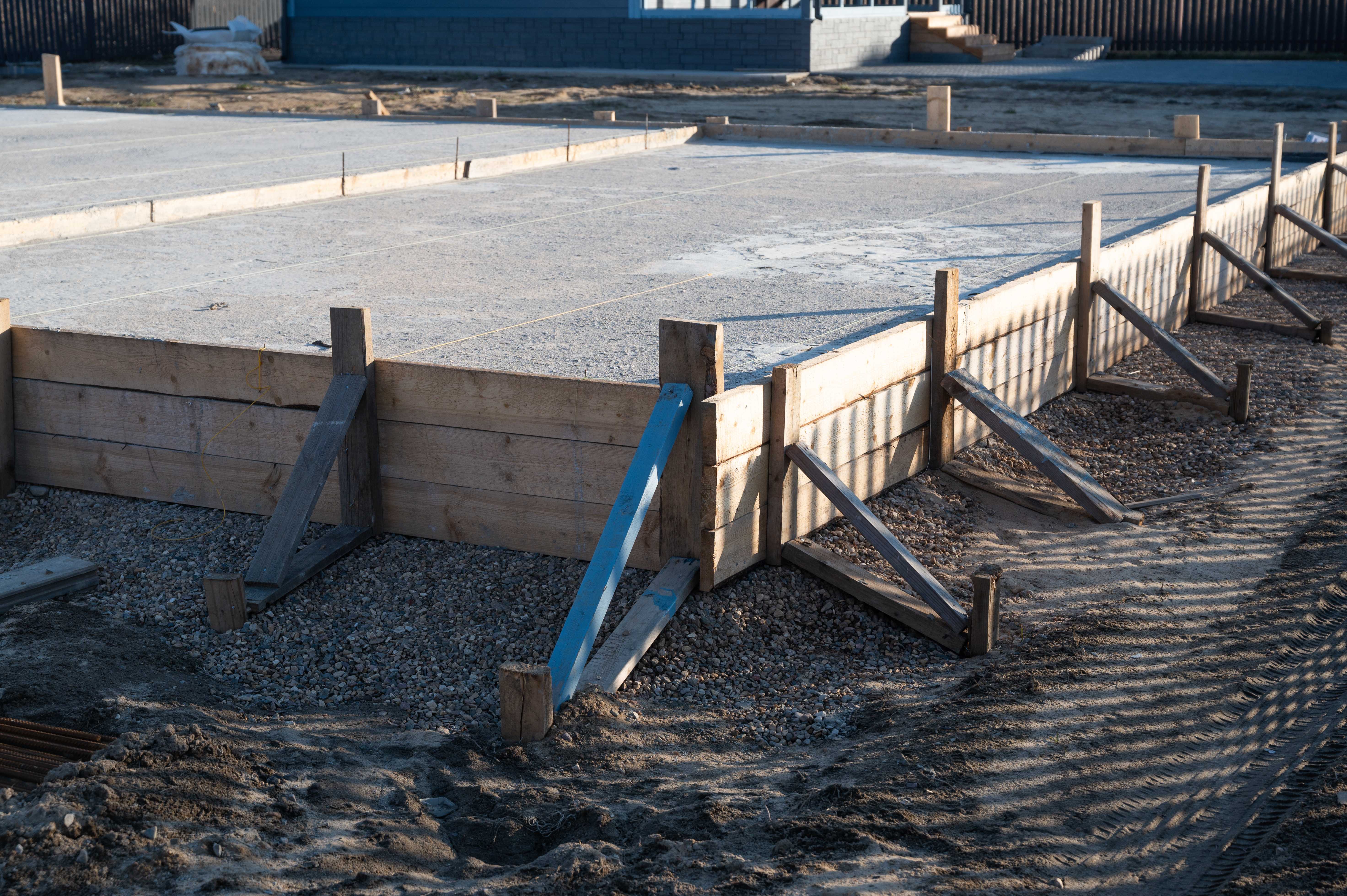 CONCRETE FOUNDATIONS - Professional construction services